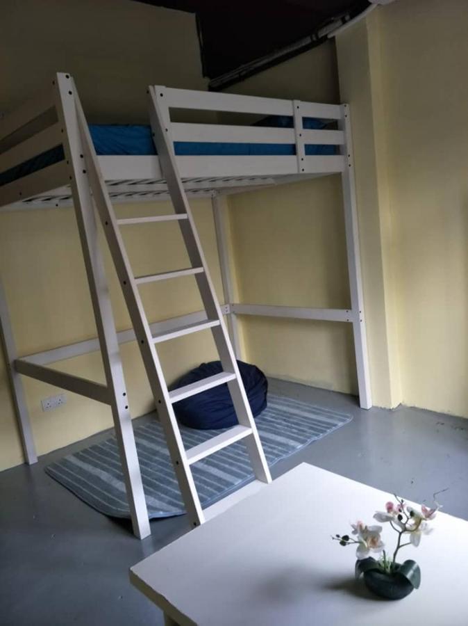 Nowhere Hostel Куала-Лумпур Екстер'єр фото